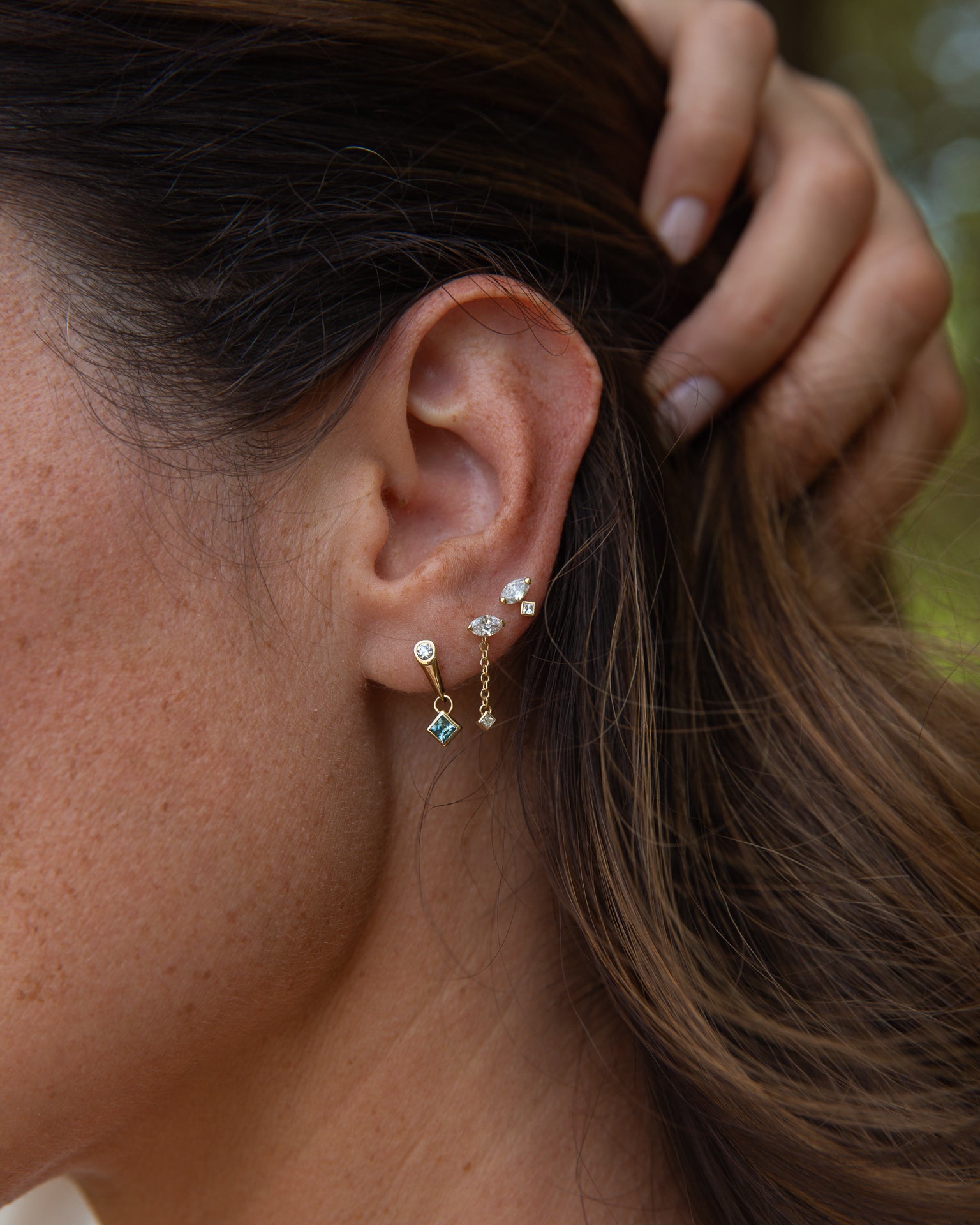 Oracle studs, Diamond